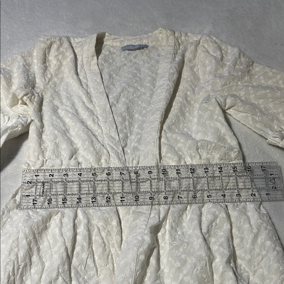 Textured White Kimono Robe - Picture 5 of 7